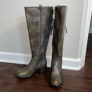 Knee high boots size 6/7